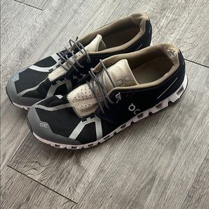 On Clouds men’s running shoe 70/30